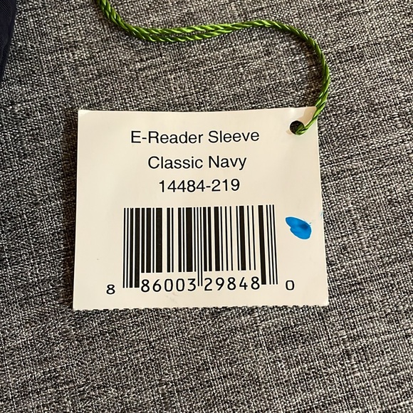 NWT Vera Bradley E-Reader Sleeve Classic Navy - Makeup Pouch - Picture 3 of 8